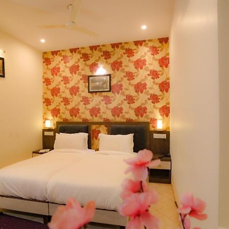 Royal Ocean Resort Jaipur Buitenkant foto