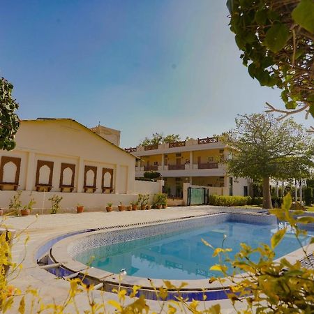 Royal Ocean Resort Jaipur Buitenkant foto