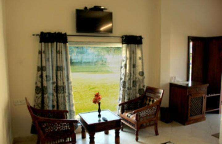 Royal Ocean Resort Jaipur Buitenkant foto