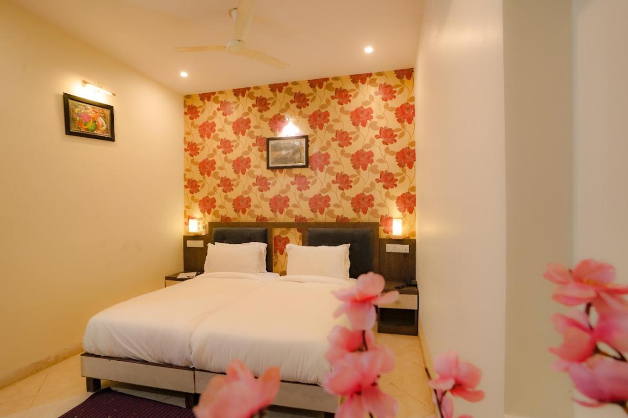 Royal Ocean Resort Jaipur Buitenkant foto