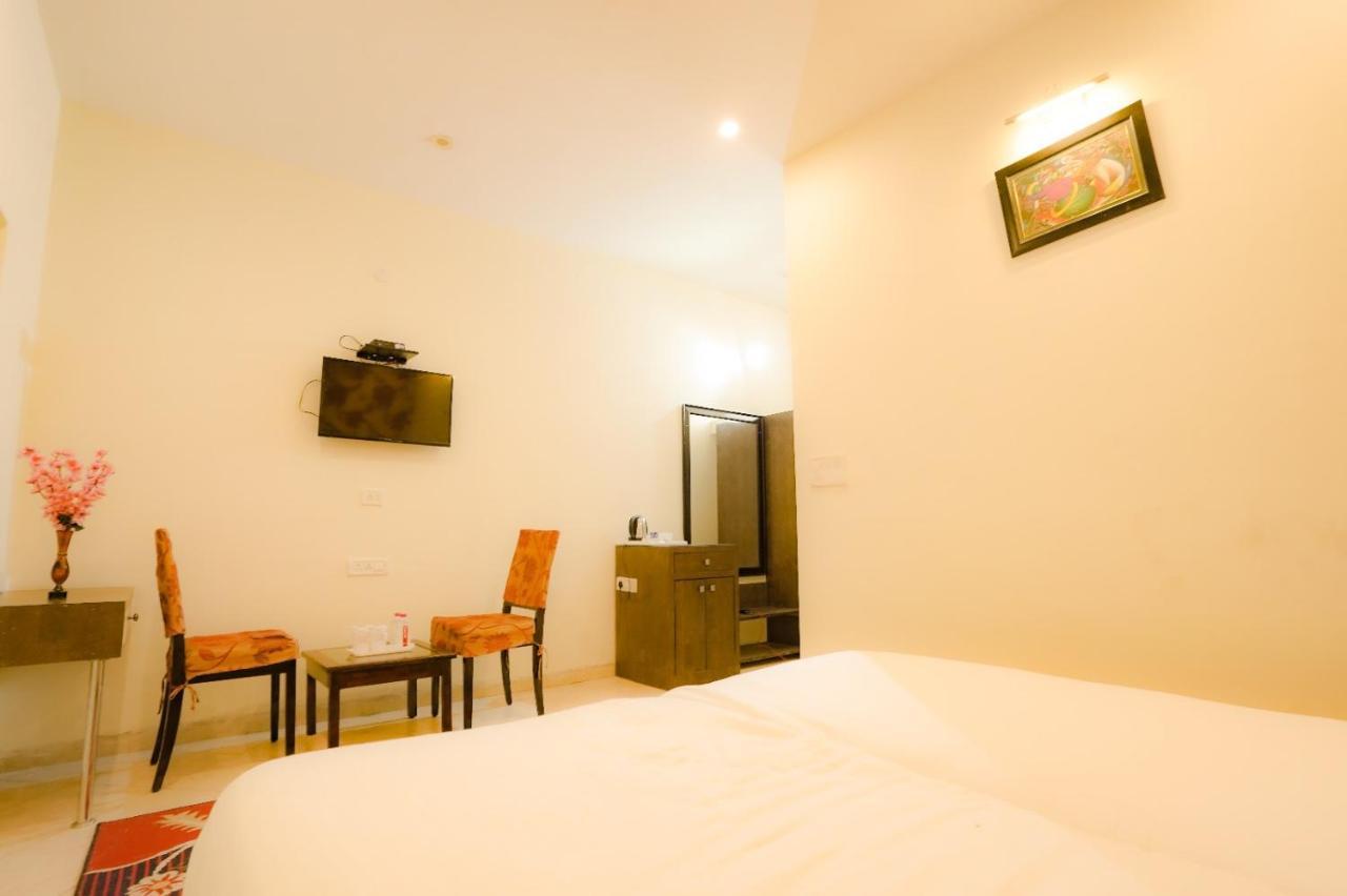 Royal Ocean Resort Jaipur Buitenkant foto