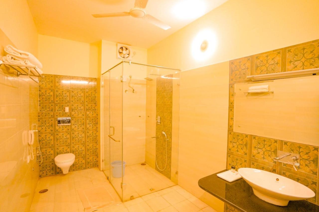 Royal Ocean Resort Jaipur Buitenkant foto