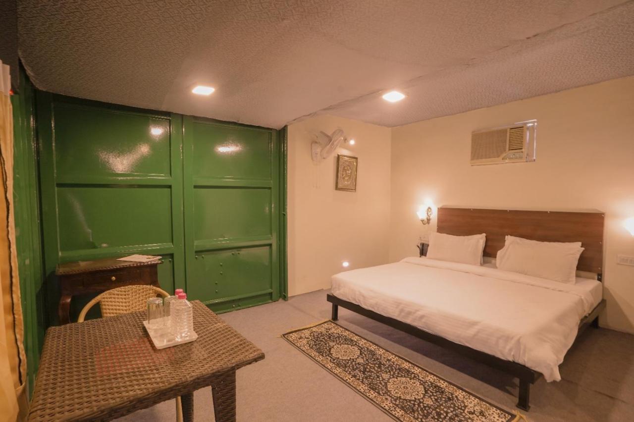 Royal Ocean Resort Jaipur Buitenkant foto