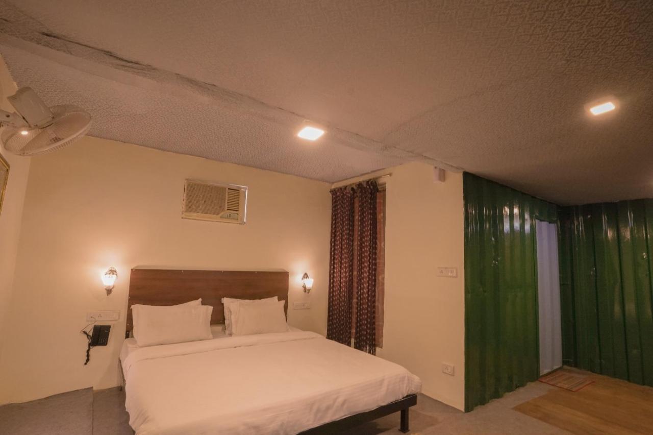 Royal Ocean Resort Jaipur Buitenkant foto