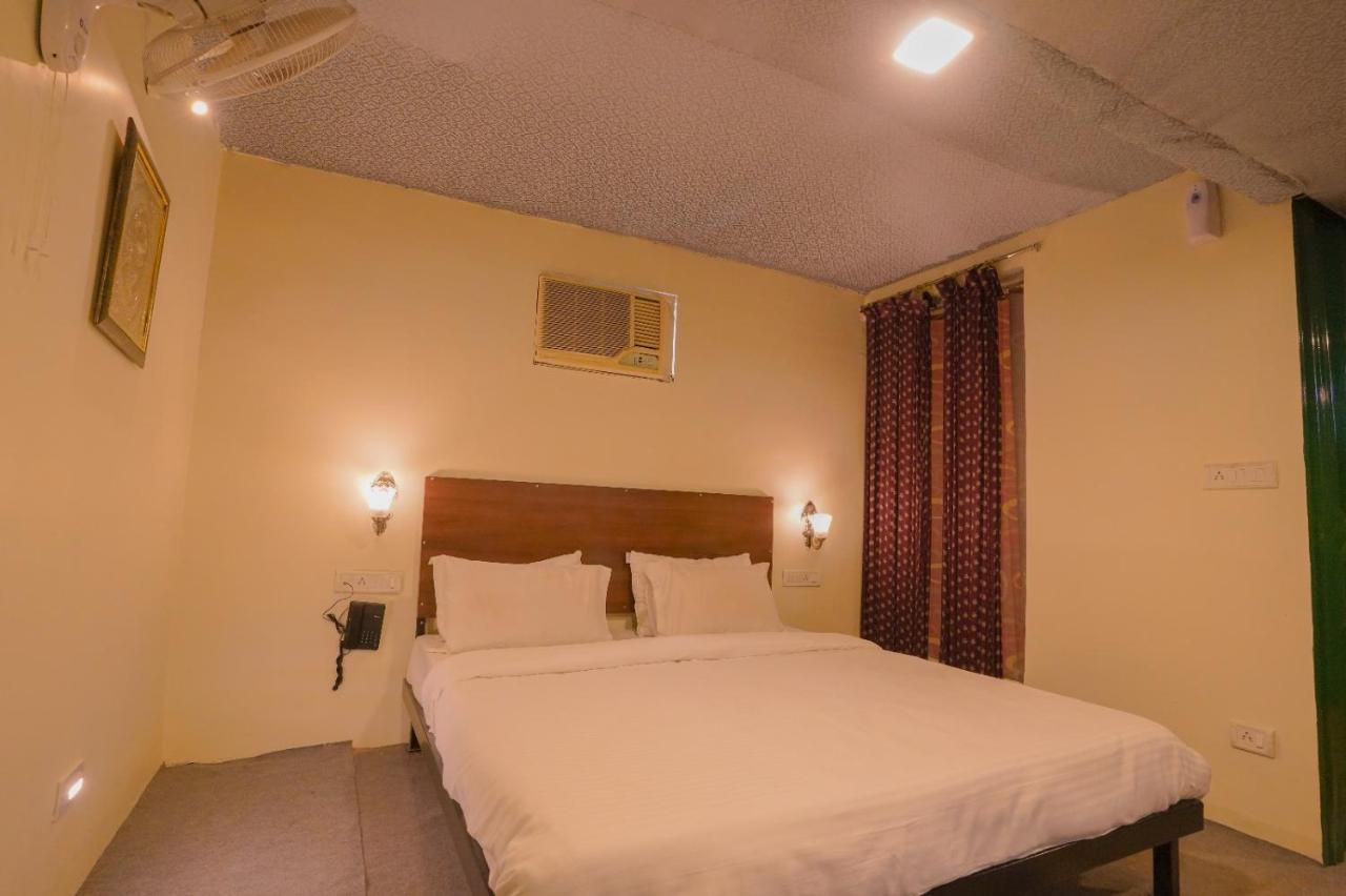 Royal Ocean Resort Jaipur Buitenkant foto