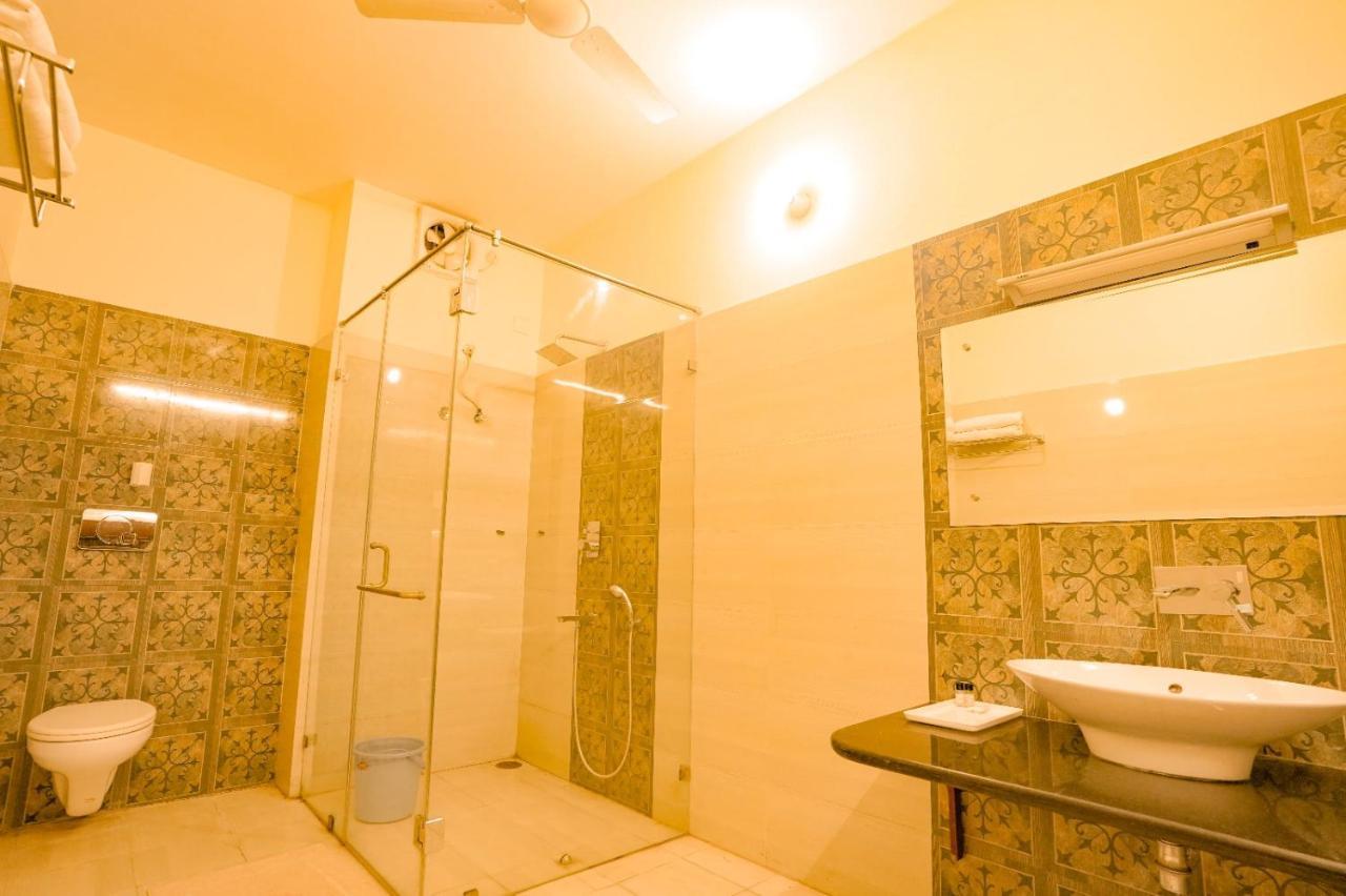 Royal Ocean Resort Jaipur Buitenkant foto