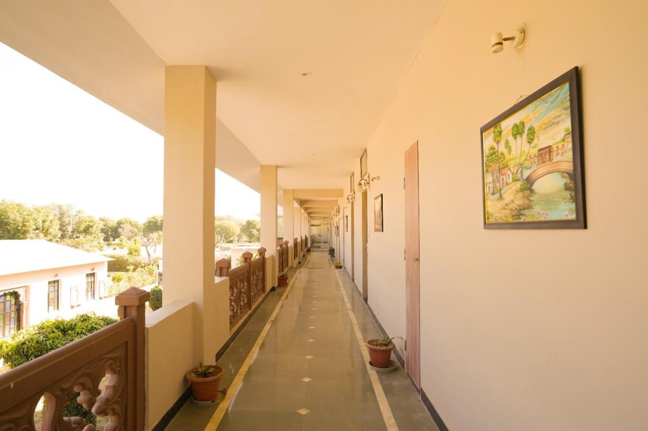 Royal Ocean Resort Jaipur Buitenkant foto