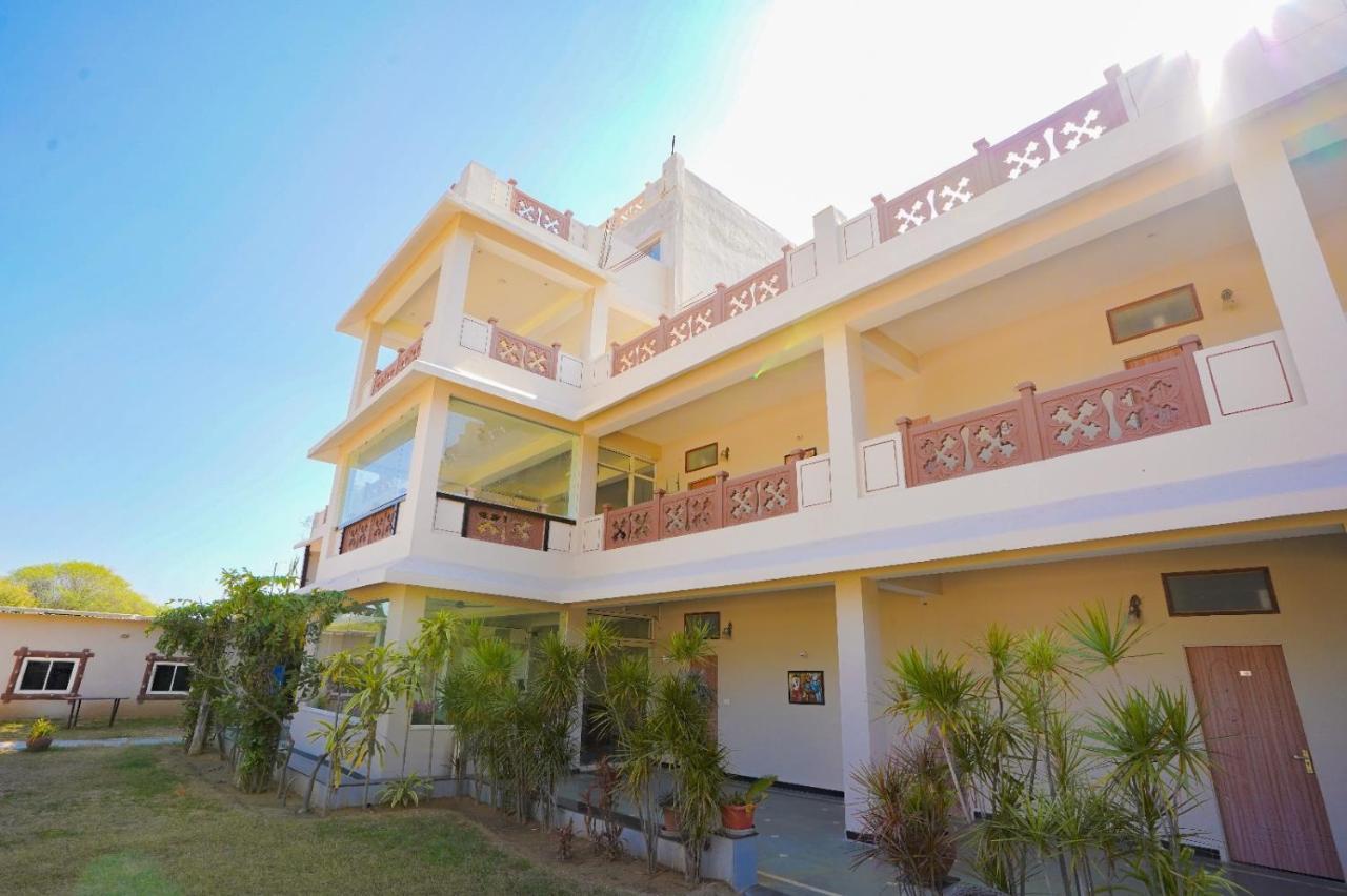 Royal Ocean Resort Jaipur Buitenkant foto