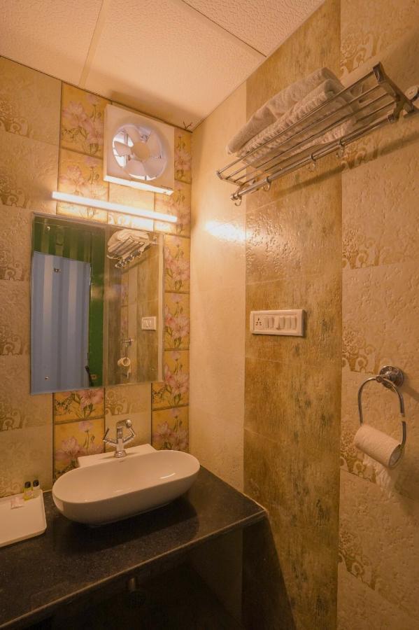 Royal Ocean Resort Jaipur Buitenkant foto