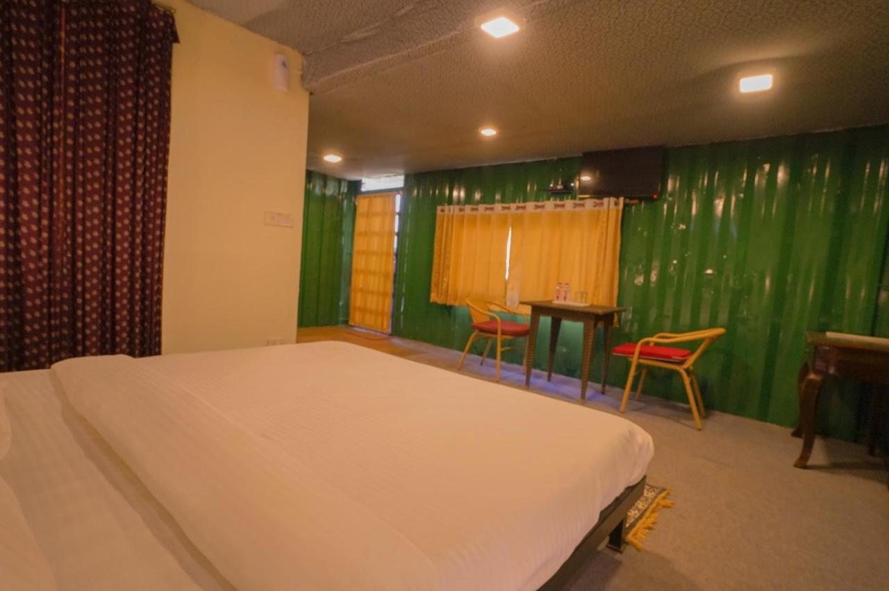 Royal Ocean Resort Jaipur Buitenkant foto