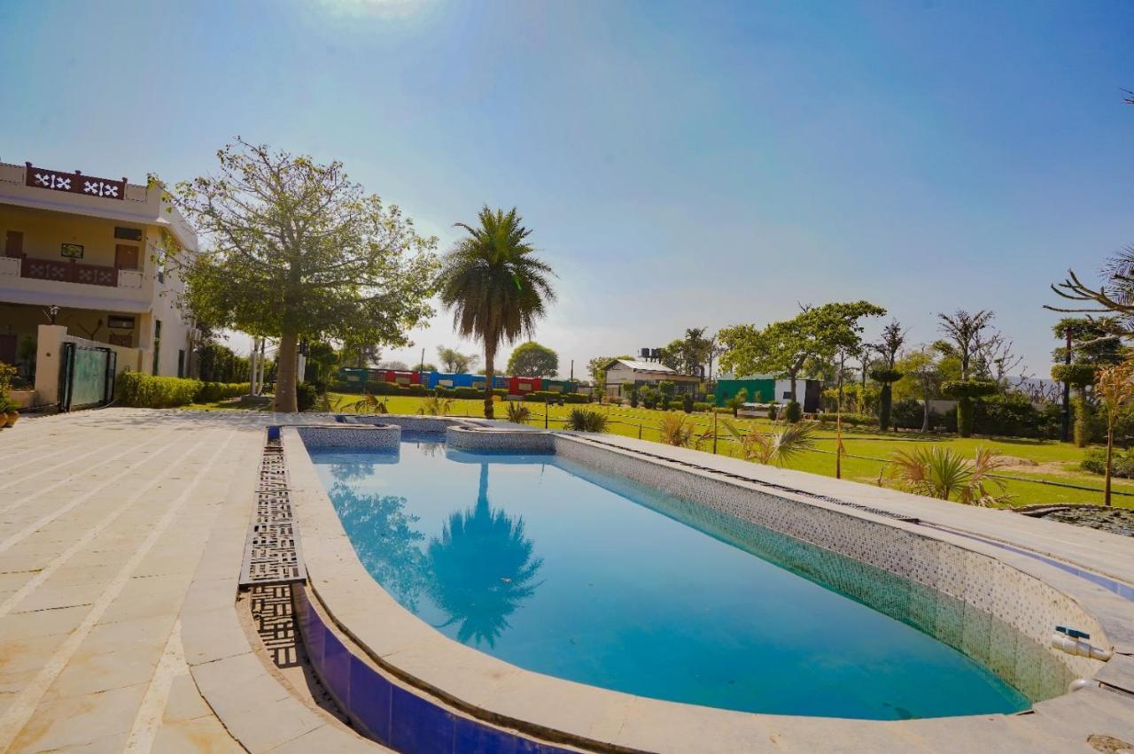 Royal Ocean Resort Jaipur Buitenkant foto