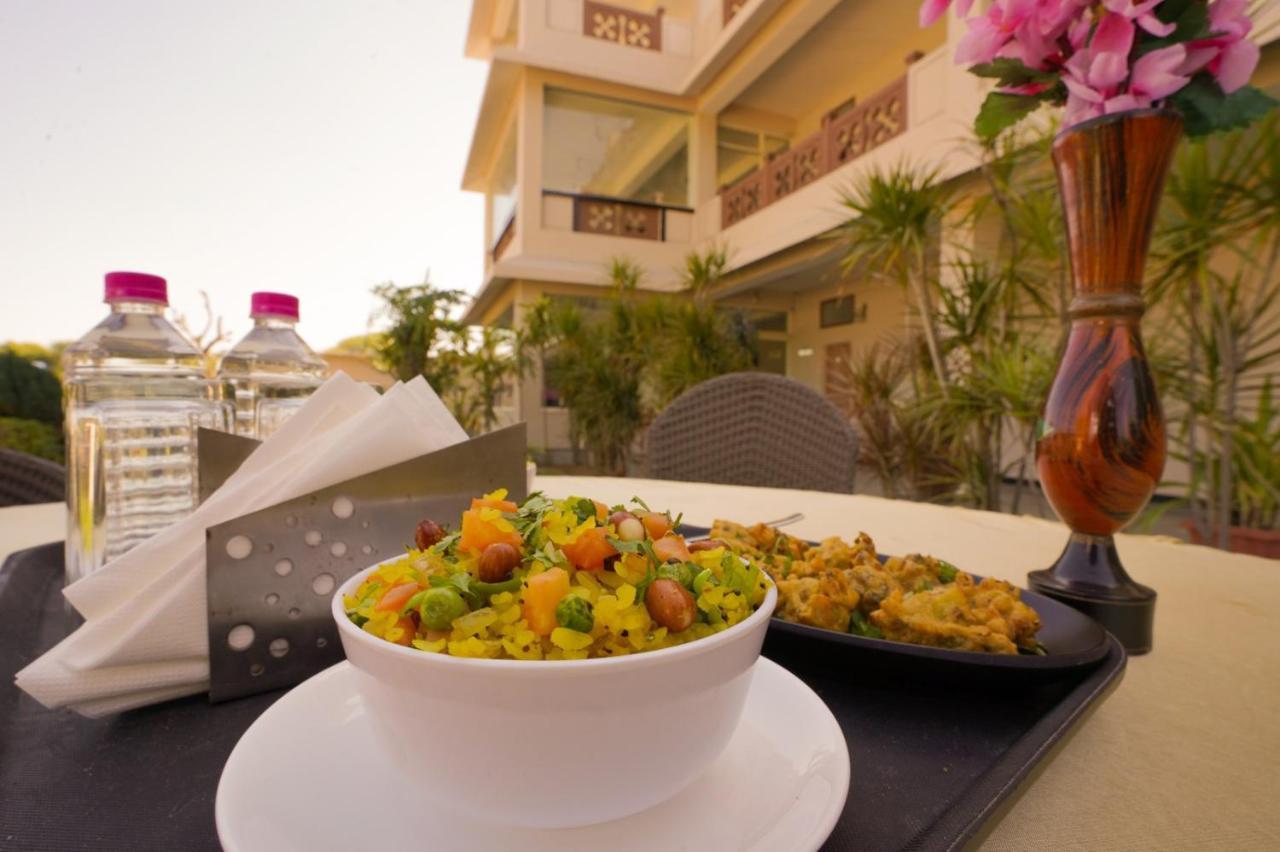 Royal Ocean Resort Jaipur Buitenkant foto